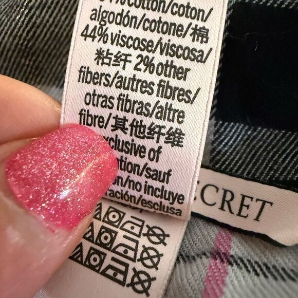 Victoria’s Secret size XS sparkle threading lounge button down shirt - Picture 9 of 9